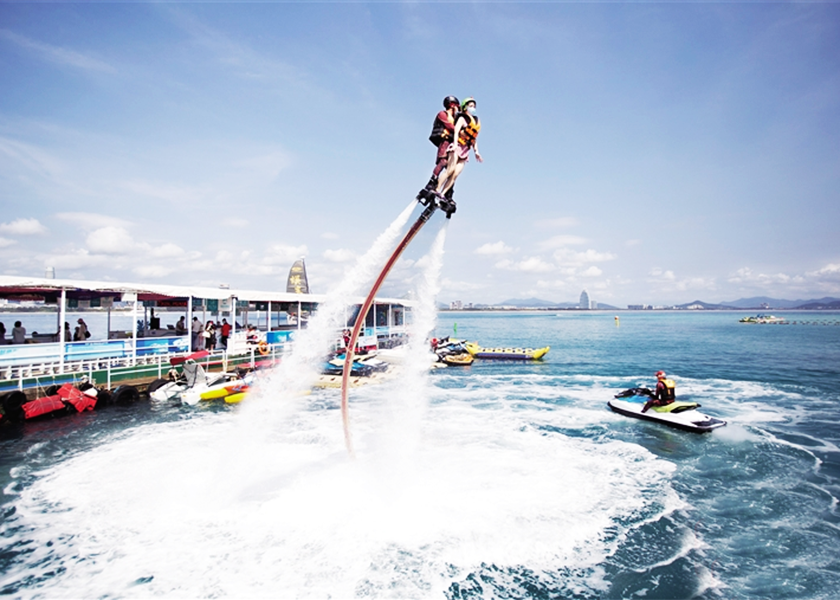 海南海洋旅游：蜈支洲島體驗(yàn)海上項(xiàng)目