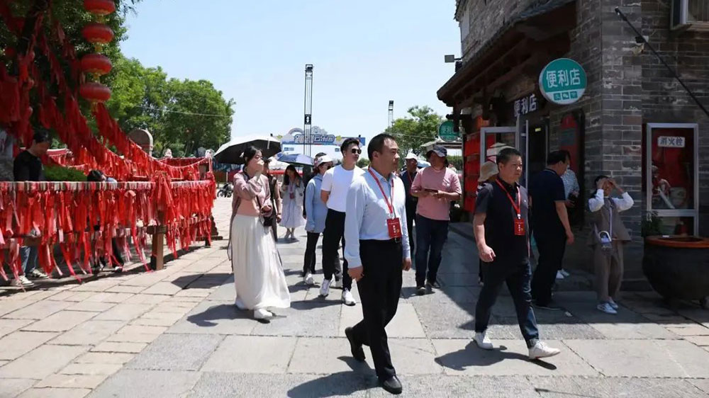 寶雞市舉行山水文化旅游采風(fēng)體驗行活動西府老街.jpg