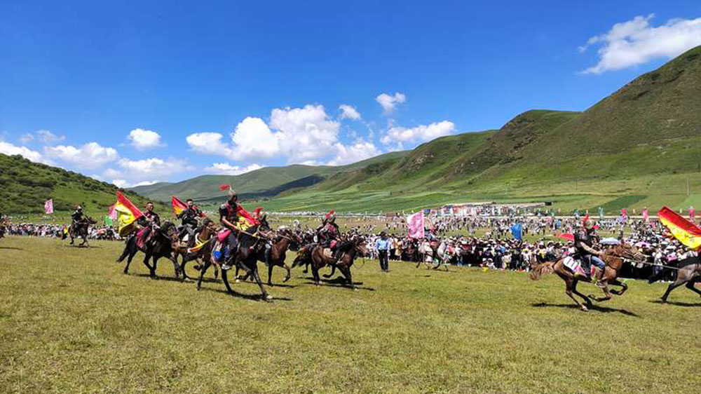 2023年甘肅岷縣文化旅游賽馬節(jié)現場.jpg