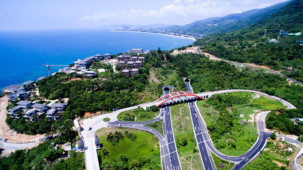 海南環(huán)島高速陵水牛嶺段.jpg